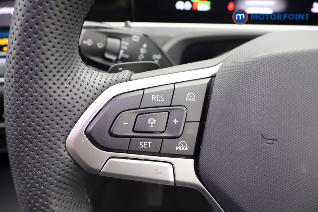 Volkswagen Passat R-Line Automatic Petrol Plug-In Hybrid Estate - Stock Number (1660254) - 6th supplementary image