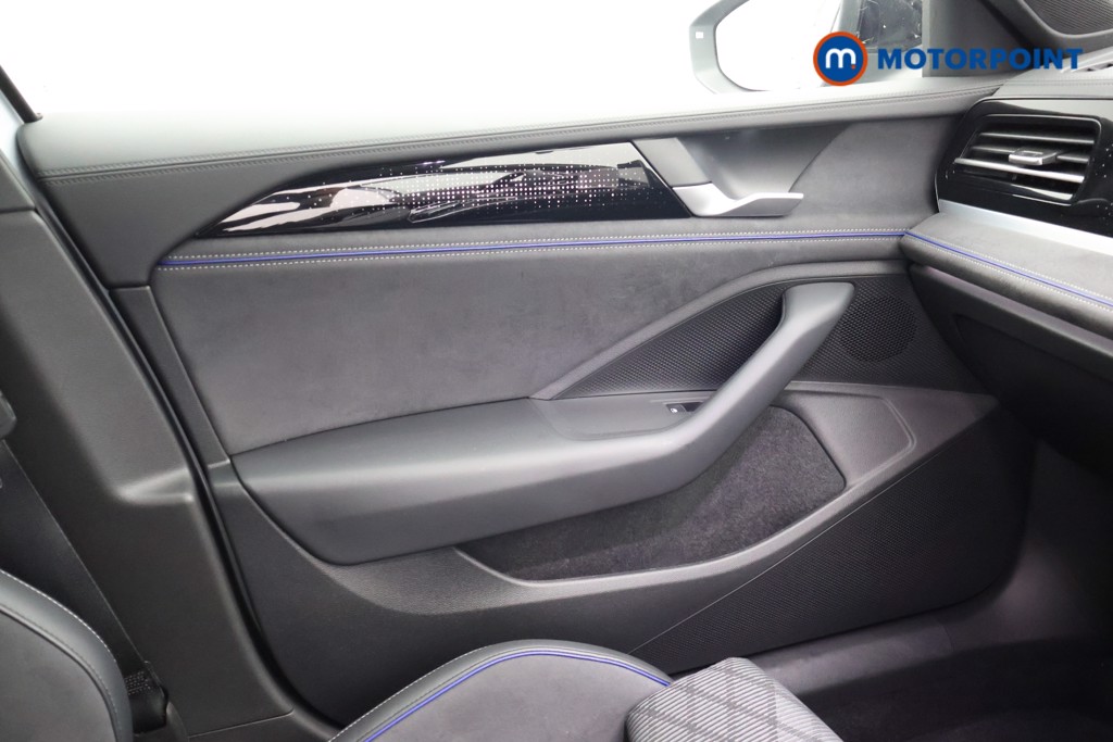 Volkswagen Passat R-Line Automatic Petrol Plug-In Hybrid Estate - Stock Number (1660254) - 16th supplementary image