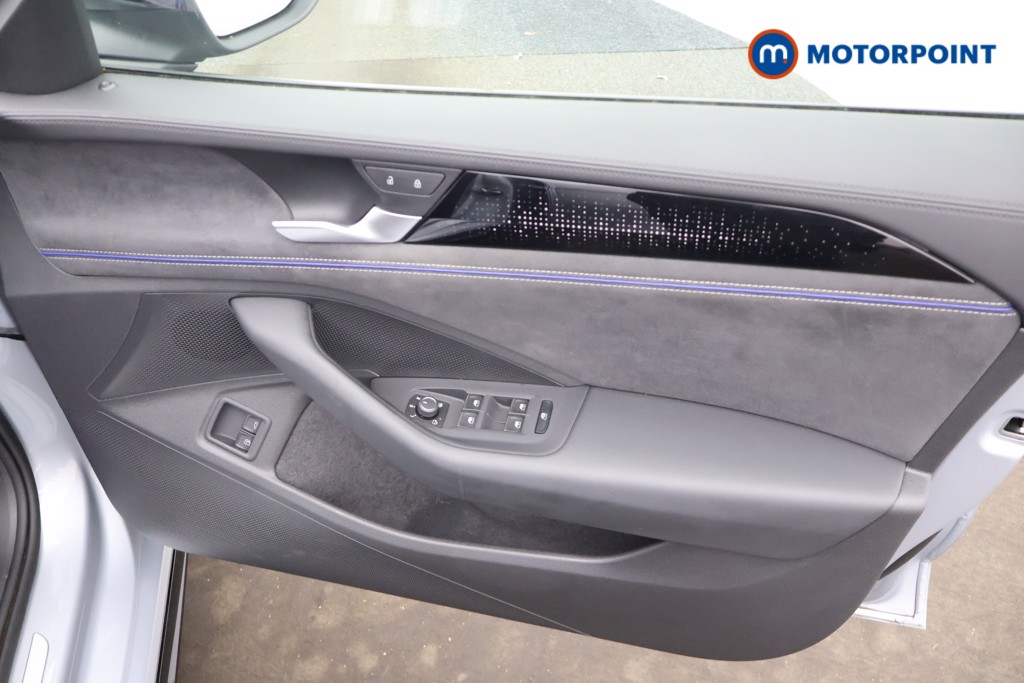 Volkswagen Passat R-Line Automatic Petrol Plug-In Hybrid Estate - Stock Number (1660254) - 18th supplementary image