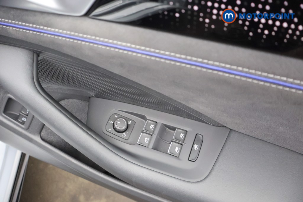 Volkswagen Passat R-Line Automatic Petrol Plug-In Hybrid Estate - Stock Number (1660254) - 19th supplementary image