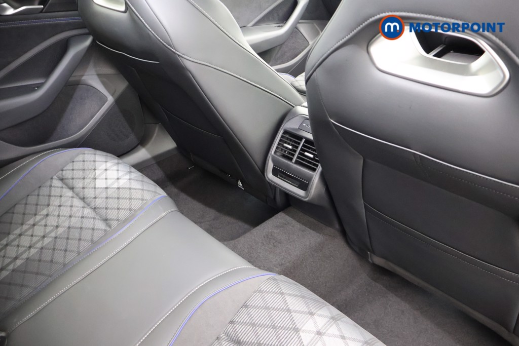 Volkswagen Passat R-Line Automatic Petrol Plug-In Hybrid Estate - Stock Number (1660254) - 26th supplementary image