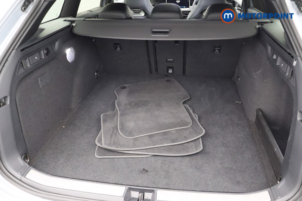 Volkswagen Passat R-Line Automatic Petrol Plug-In Hybrid Estate - Stock Number (1660254) - 27th supplementary image