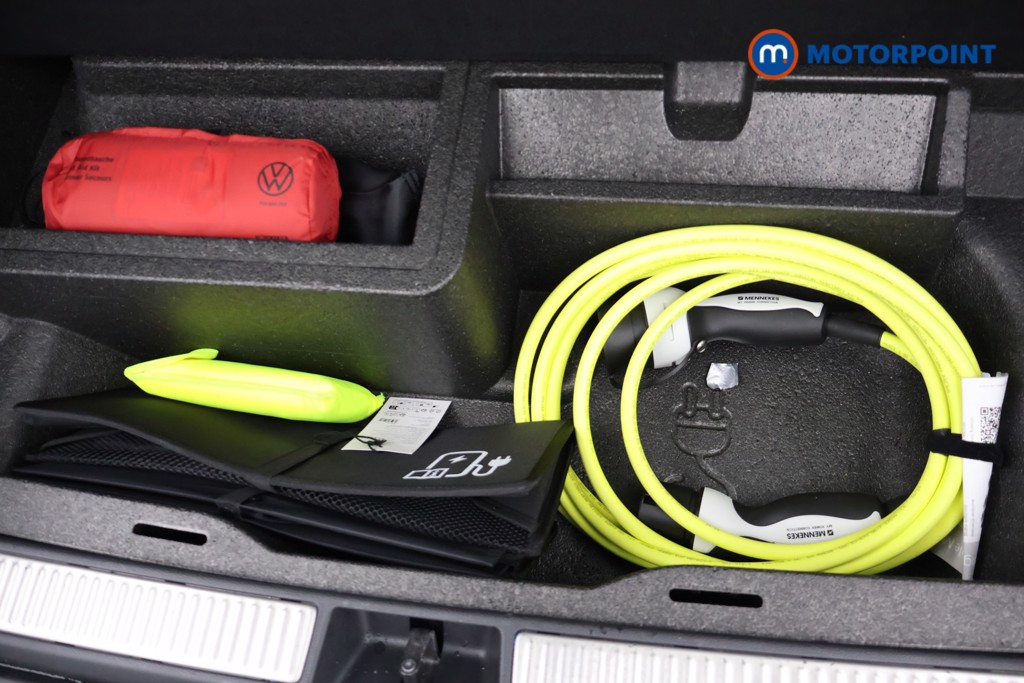Volkswagen Passat R-Line Automatic Petrol Plug-In Hybrid Estate - Stock Number (1660254) - 28th supplementary image