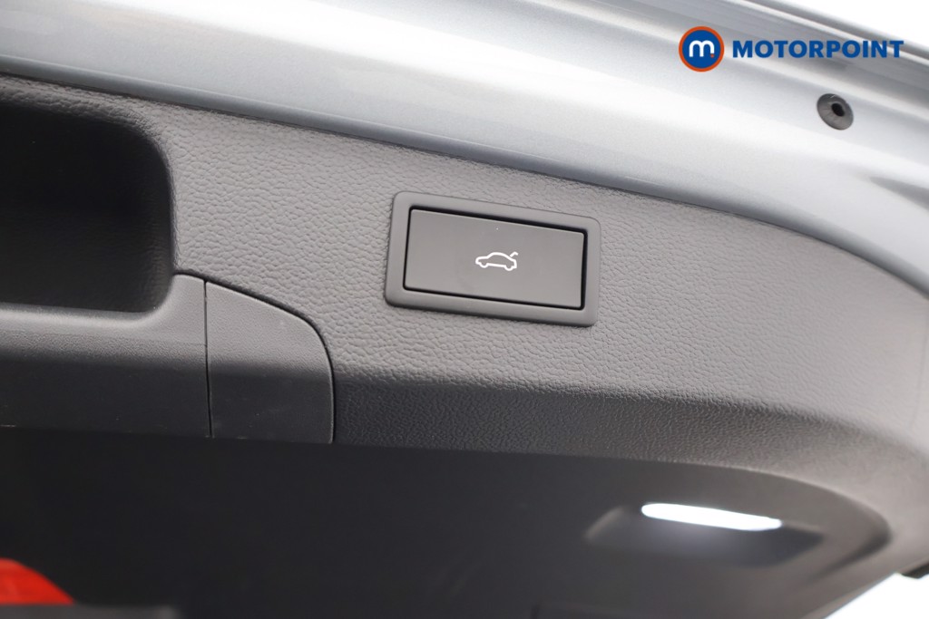 Volkswagen Passat R-Line Automatic Petrol Plug-In Hybrid Estate - Stock Number (1660254) - 29th supplementary image