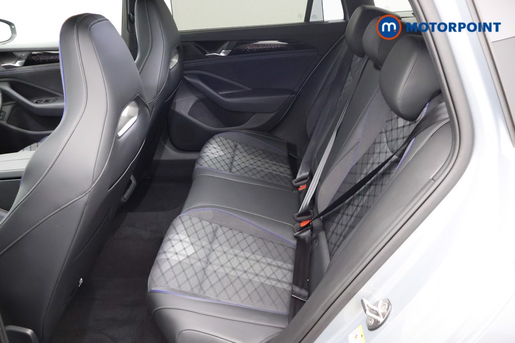 Volkswagen Passat R-Line Automatic Petrol Plug-In Hybrid Estate - Stock Number (1660254) - 32nd supplementary image