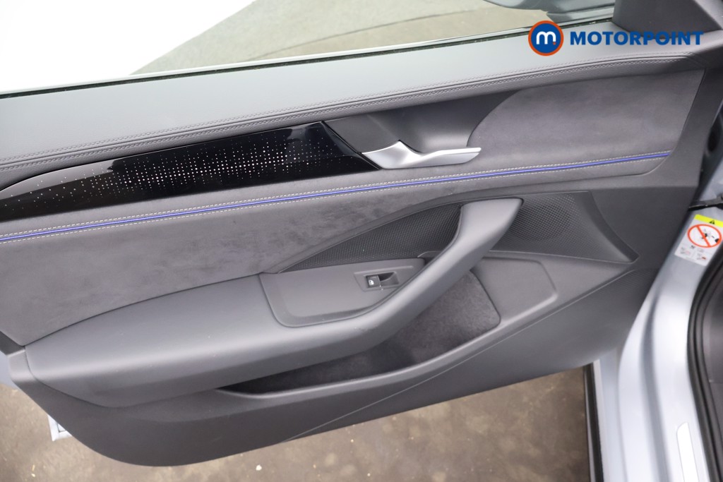 Volkswagen Passat R-Line Automatic Petrol Plug-In Hybrid Estate - Stock Number (1660254) - 33rd supplementary image