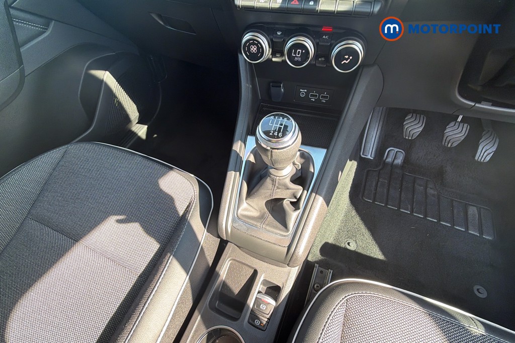 Renault Captur Techno Manual Petrol SUV - Stock Number (1660558) - 4th supplementary image