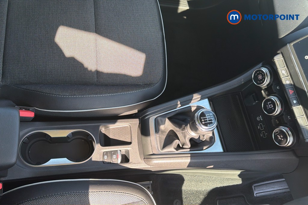 Renault Captur Techno Manual Petrol SUV - Stock Number (1660558) - 6th supplementary image