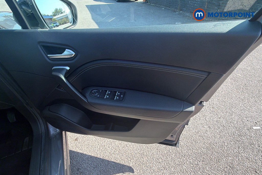 Renault Captur Techno Manual Petrol SUV - Stock Number (1660558) - 38th supplementary image