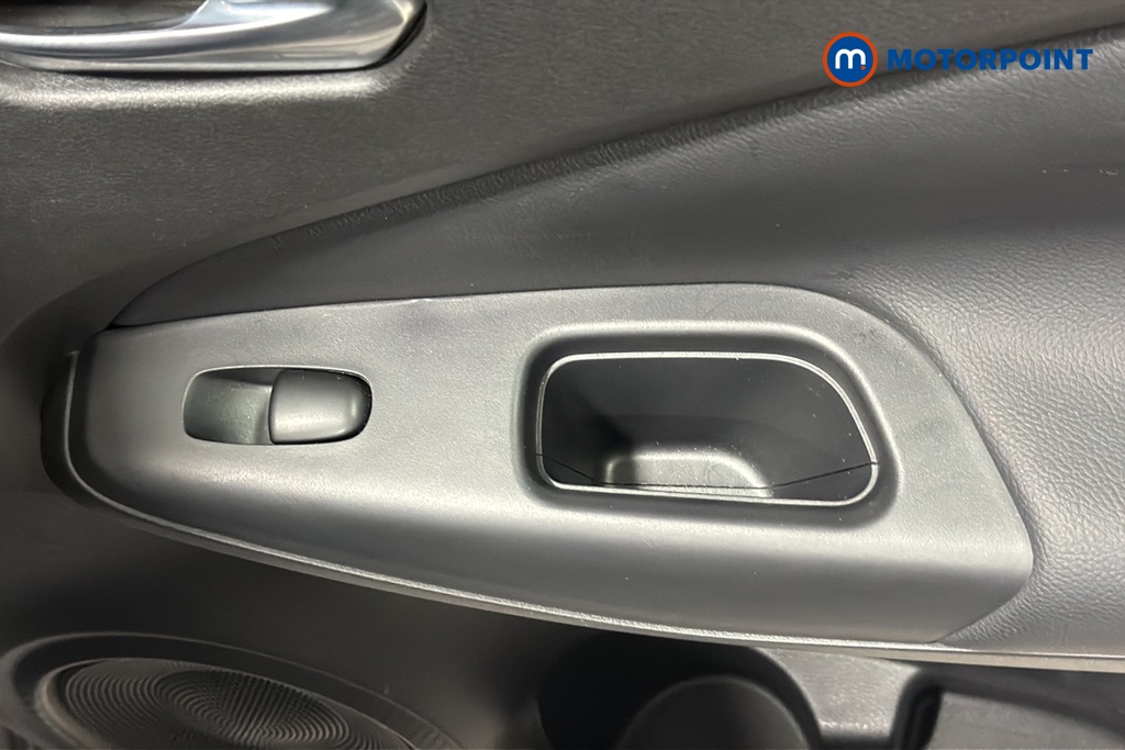 Nissan Juke N-Connecta Automatic Petrol SUV - Stock Number (1662713) - 994th supplementary image