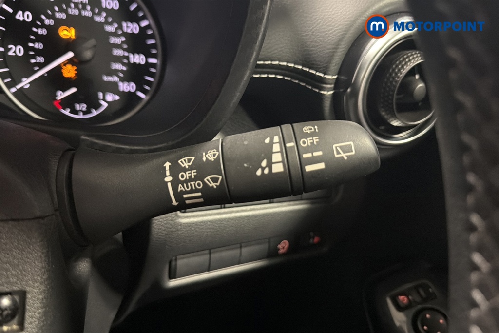 Nissan Juke N-Connecta Automatic Petrol SUV - Stock Number (1662713) - 6th supplementary image