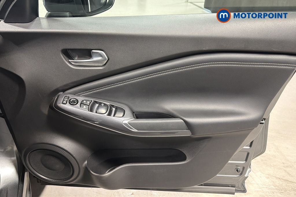 Nissan Juke N-Connecta Automatic Petrol SUV - Stock Number (1662713) - 18th supplementary image