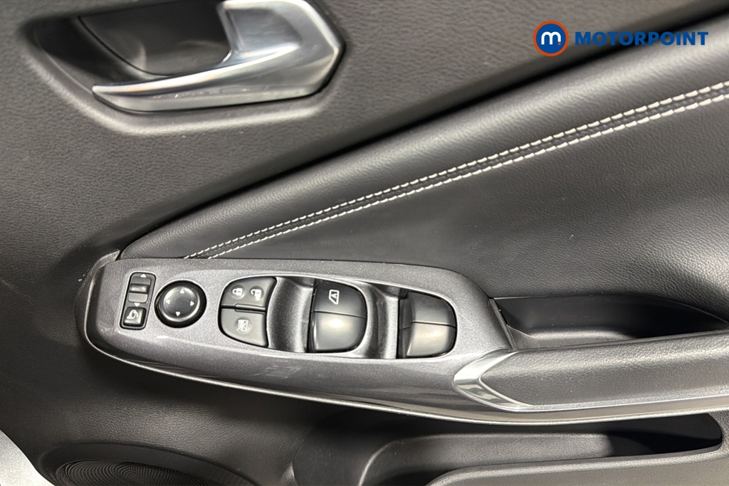 Nissan Juke N-Connecta Automatic Petrol SUV - Stock Number (1662713) - 19th supplementary image