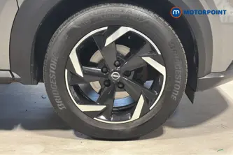 Nissan Juke N-Connecta Automatic Petrol SUV - Stock Number (1662713) - 47th supplementary image
