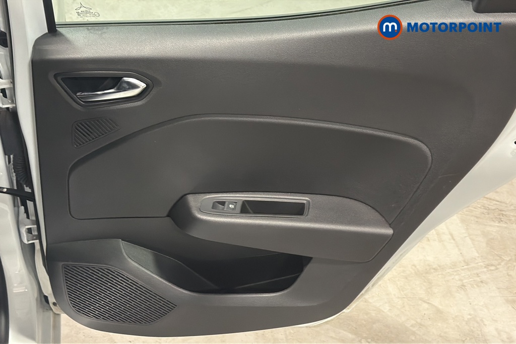 Renault Clio Evolution Manual Petrol Hatchback - Stock Number (1662770) - 993rd supplementary image