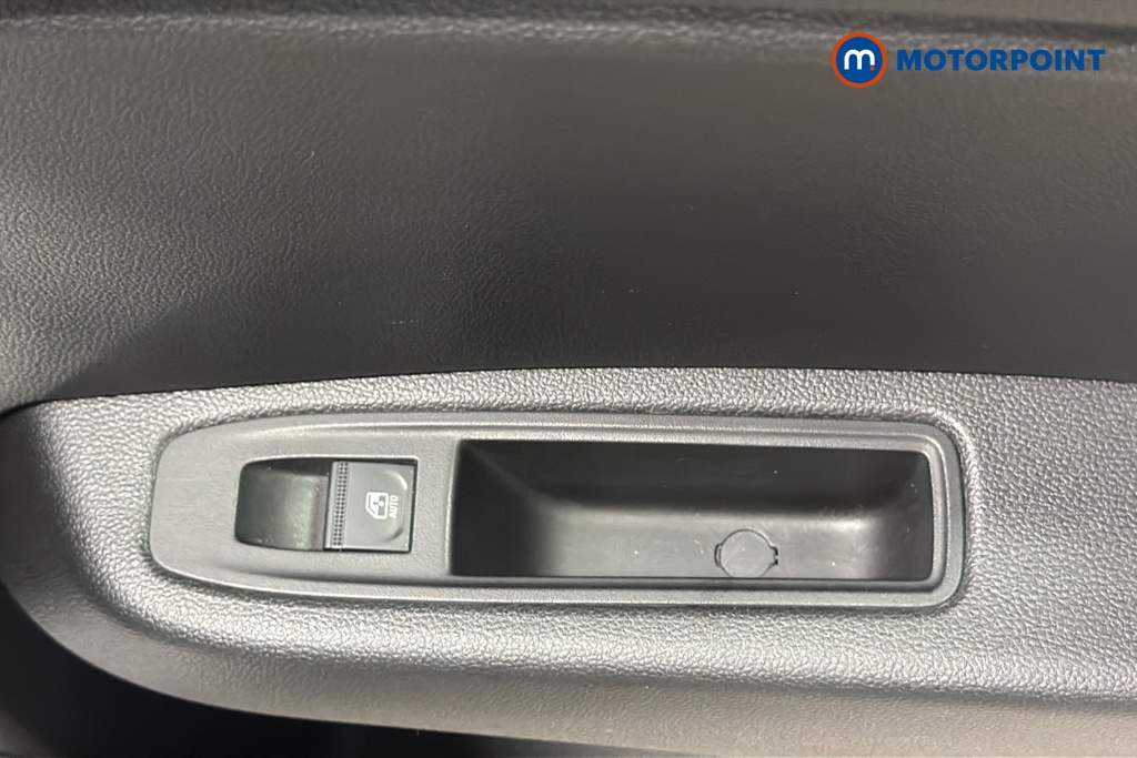 Renault Clio Evolution Manual Petrol Hatchback - Stock Number (1662770) - 994th supplementary image