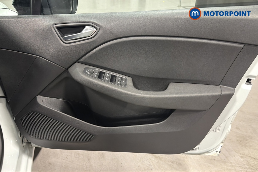 Renault Clio Evolution Manual Petrol Hatchback - Stock Number (1662770) - 18th supplementary image
