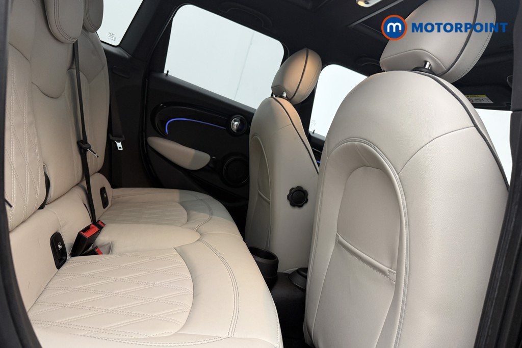 Mini Hatchback Cooper S Exclusive Automatic Petrol Hatchback - Stock Number (1663005) - 9th supplementary image