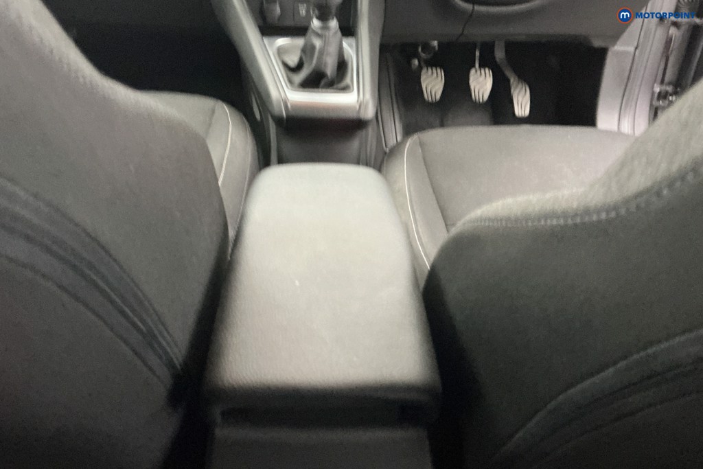 Renault Captur Iconic Manual Petrol SUV - Stock Number (1663141) - 13th supplementary image