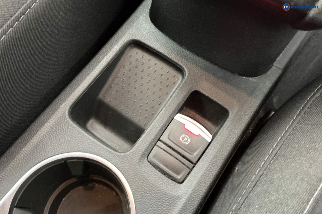 Renault Captur Iconic Manual Petrol SUV - Stock Number (1663141) - 17th supplementary image