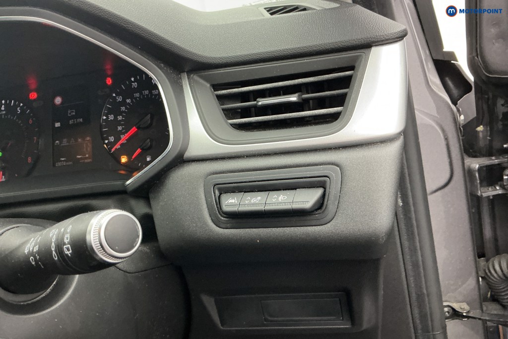 Renault Captur Iconic Manual Petrol SUV - Stock Number (1663141) - 25th supplementary image