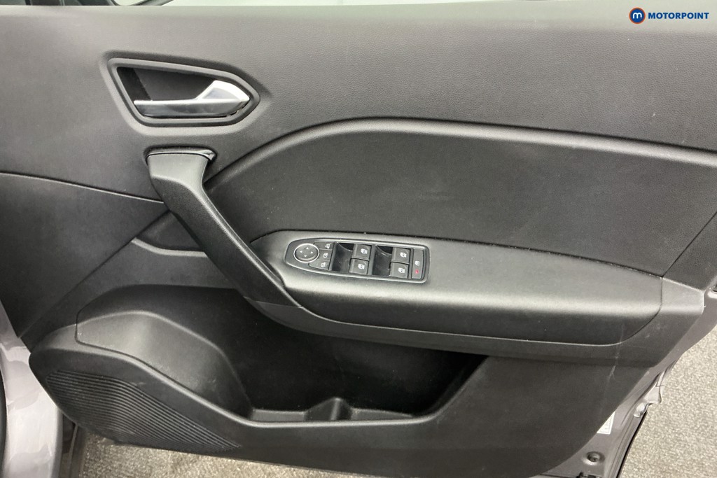 Renault Captur Iconic Manual Petrol SUV - Stock Number (1663141) - 27th supplementary image