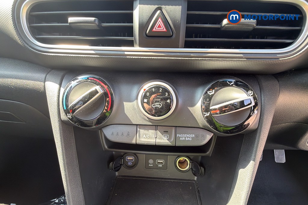 Hyundai Kona Play Edition Manual Petrol SUV - Stock Number (1664751) - 5th supplementary image