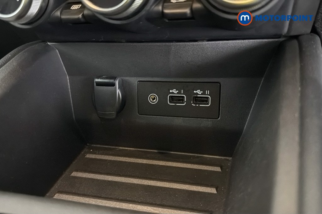 Renault Clio Evolution Manual Petrol Hatchback - Stock Number (1665122) - 17th supplementary image