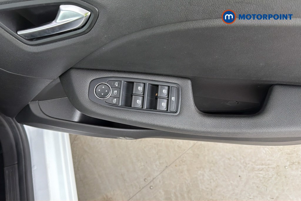 Renault Clio Evolution Manual Petrol Hatchback - Stock Number (1665122) - 20th supplementary image