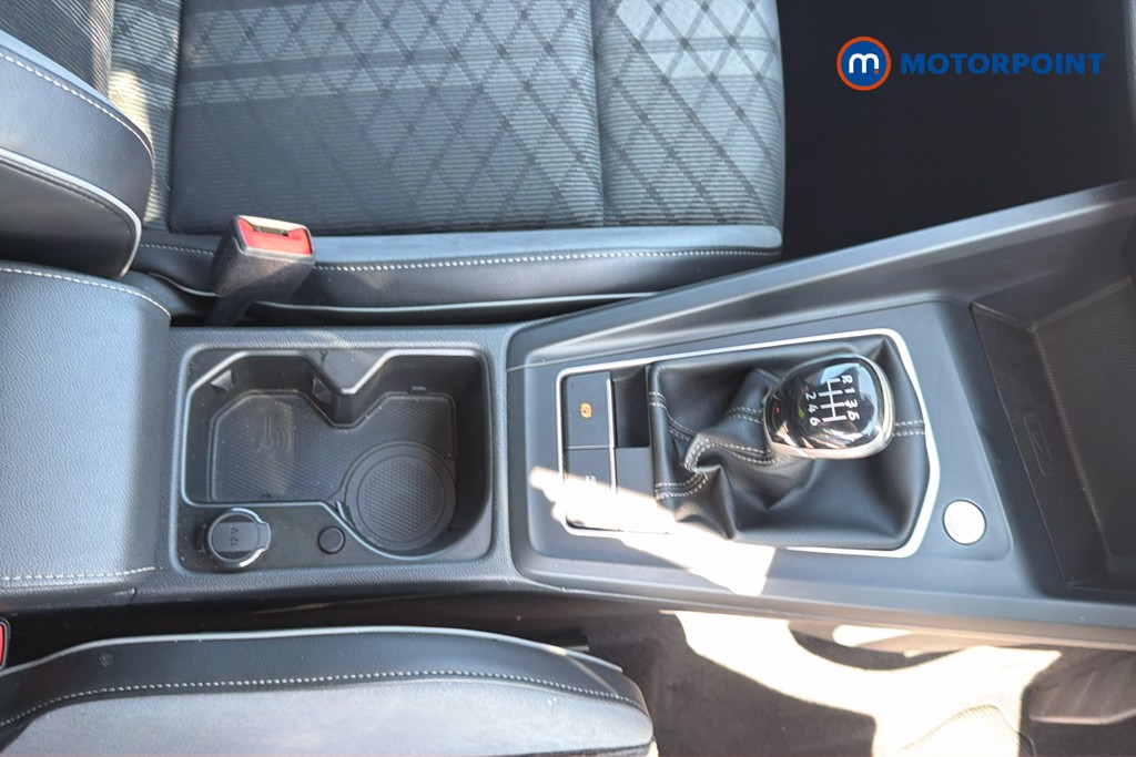 Volkswagen Golf R-Line Manual Petrol Hatchback - Stock Number (1665318) - 9th supplementary image