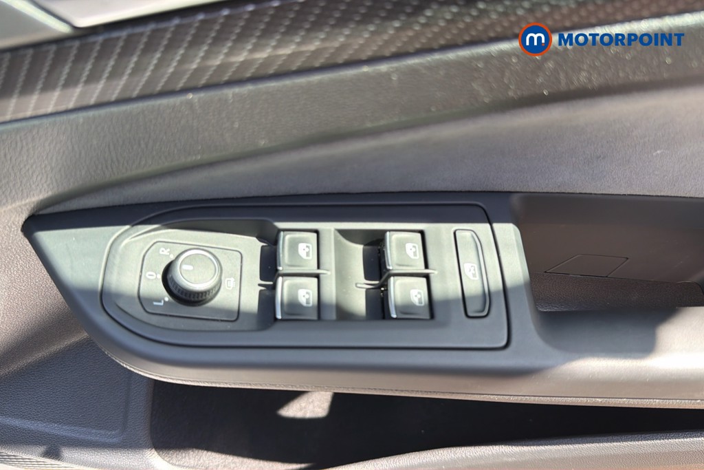 Volkswagen Golf R-Line Manual Petrol Hatchback - Stock Number (1665318) - 20th supplementary image