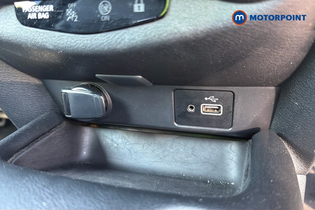 Nissan Juke N-Connecta Automatic Petrol-Electric Hybrid SUV - Stock Number (1665482) - 5th supplementary image