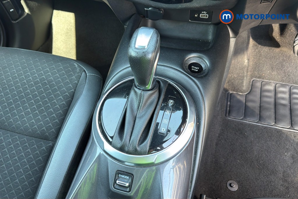 Nissan Juke N-Connecta Automatic Petrol-Electric Hybrid SUV - Stock Number (1665482) - 6th supplementary image