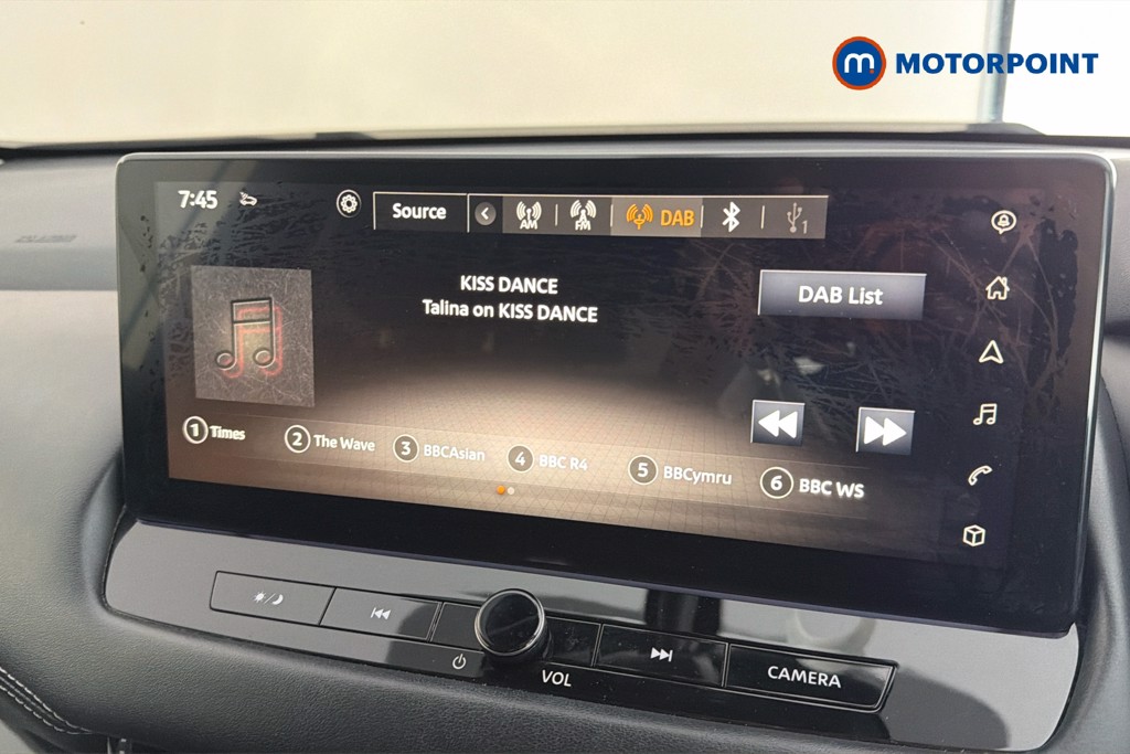 Nissan Qashqai N-Connecta Manual Petrol SUV - Stock Number (1666361) - 9th supplementary image