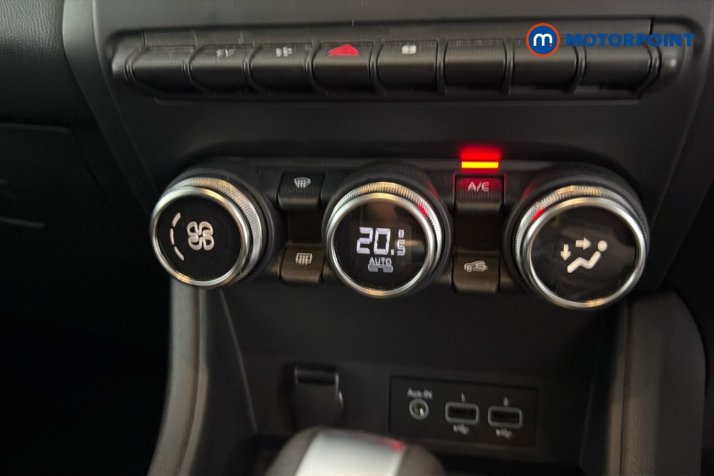 Renault Captur Techno Automatic Petrol Plug-In Hybrid SUV - Stock Number (1666945) - 11th supplementary image