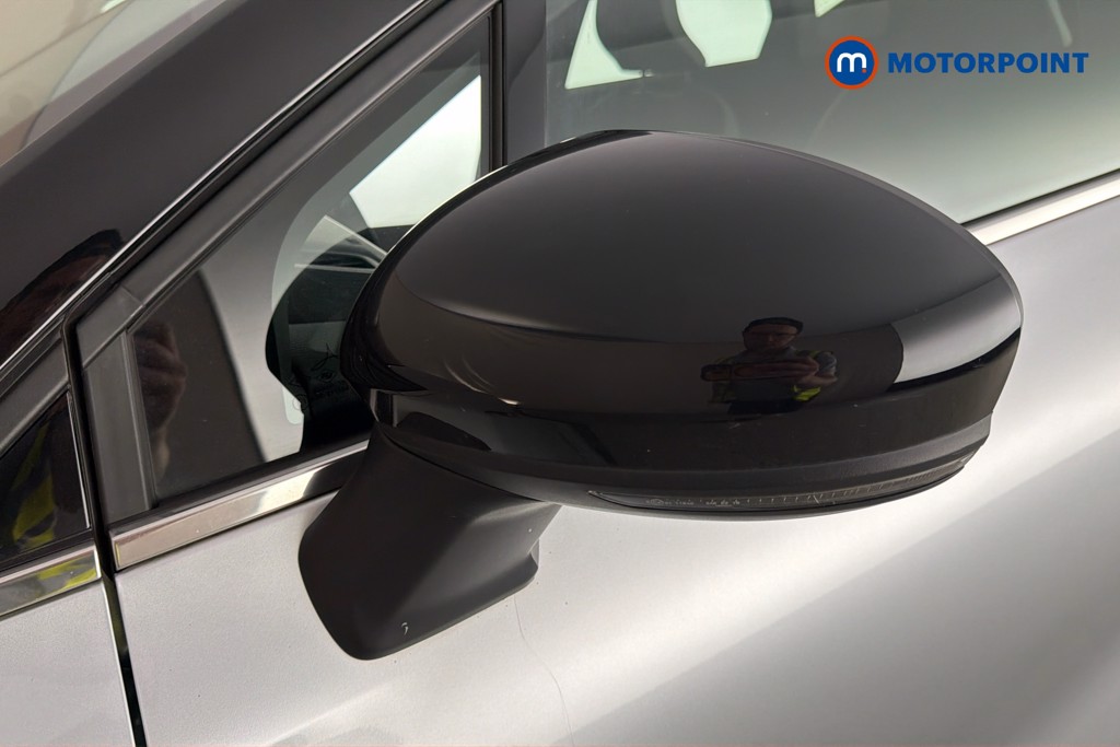 Renault Captur Techno Automatic Petrol Plug-In Hybrid SUV - Stock Number (1666945) - 43rd supplementary image