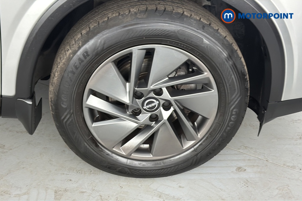 Nissan Qashqai Acenta Premium Manual Petrol SUV - Stock Number (1667057) - 47th supplementary image
