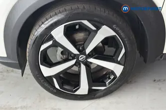 Nissan Juke Tekna Automatic Petrol-Electric Hybrid SUV - Stock Number (1667215) - 44th supplementary image