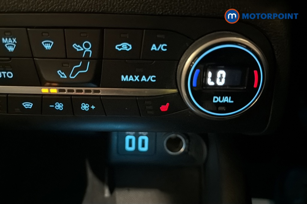 Ford Focus Titanium Edition Manual Petrol Hatchback - Stock Number (1667614) - 14th supplementary image