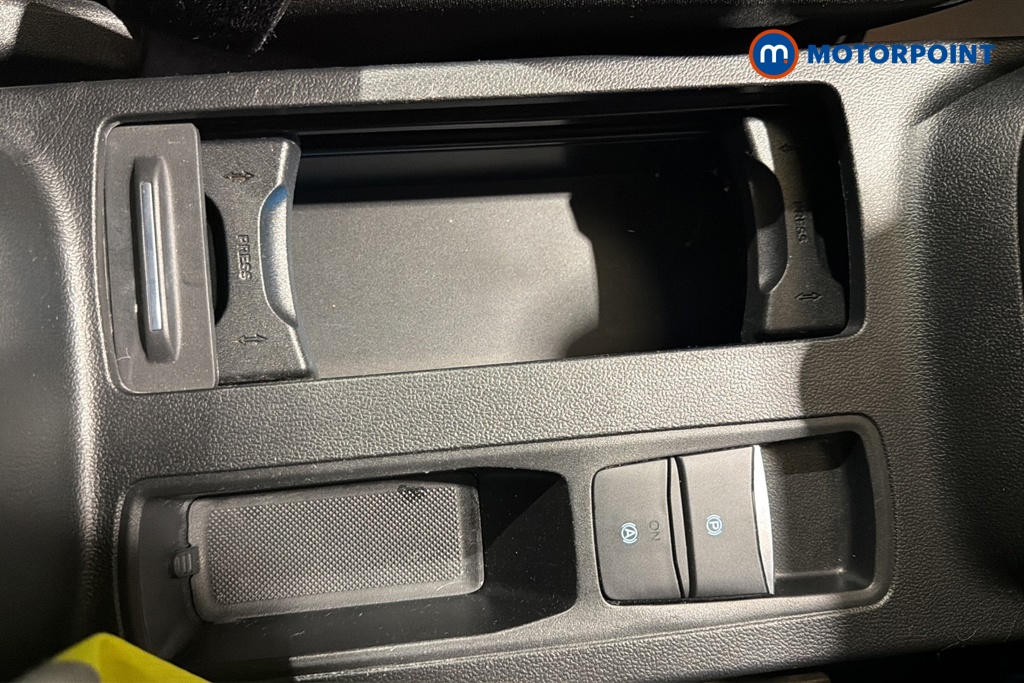 Ford Focus Titanium Edition Manual Petrol Hatchback - Stock Number (1667614) - 16th supplementary image