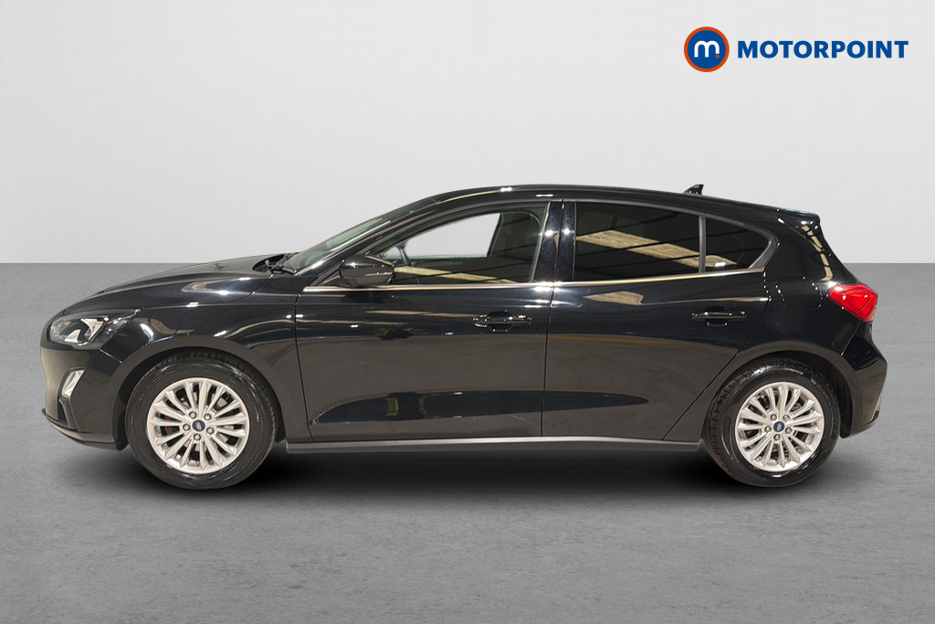 Ford Focus Titanium Edition Manual Petrol Hatchback - Stock Number (1667614) - Drivers side