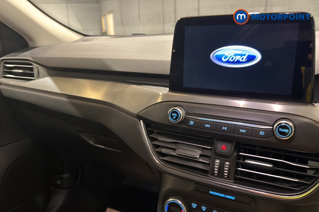 Ford Focus Titanium Edition Manual Petrol Hatchback - Stock Number (1667614) - 1st supplementary image