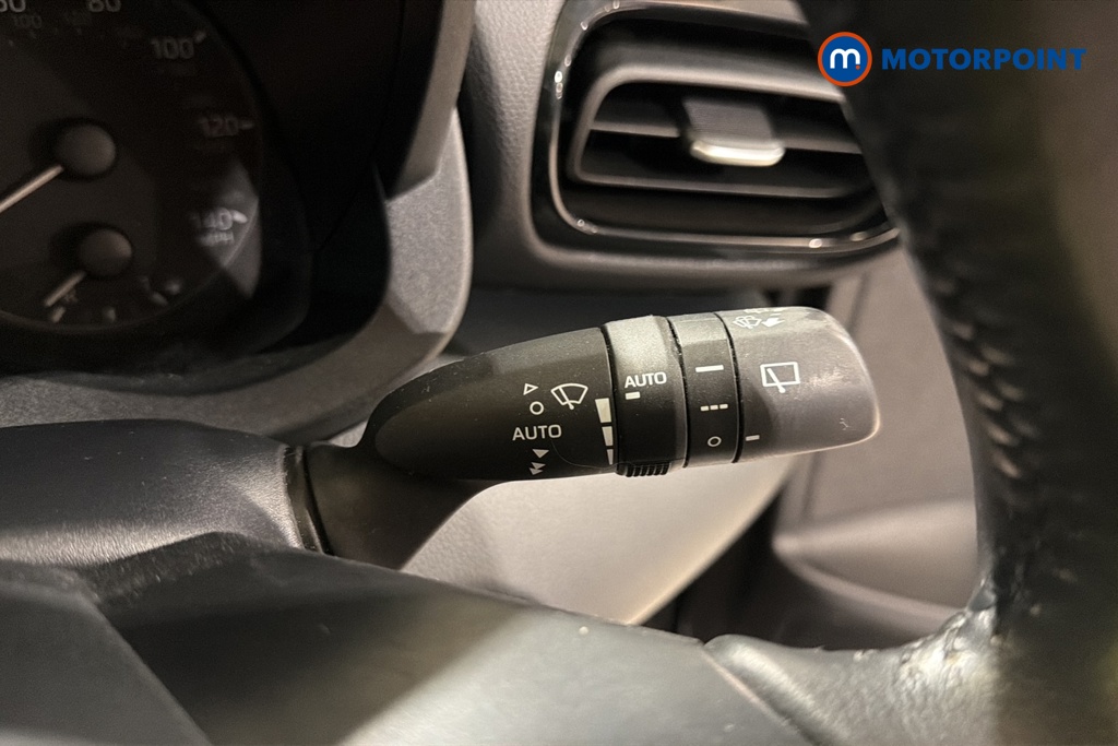 Toyota Yaris Icon Automatic Petrol-Electric Hybrid Hatchback - Stock Number (1667845) - 6th supplementary image