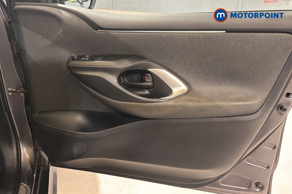 Toyota Yaris Icon Automatic Petrol-Electric Hybrid Hatchback - Stock Number (1667845) - 18th supplementary image