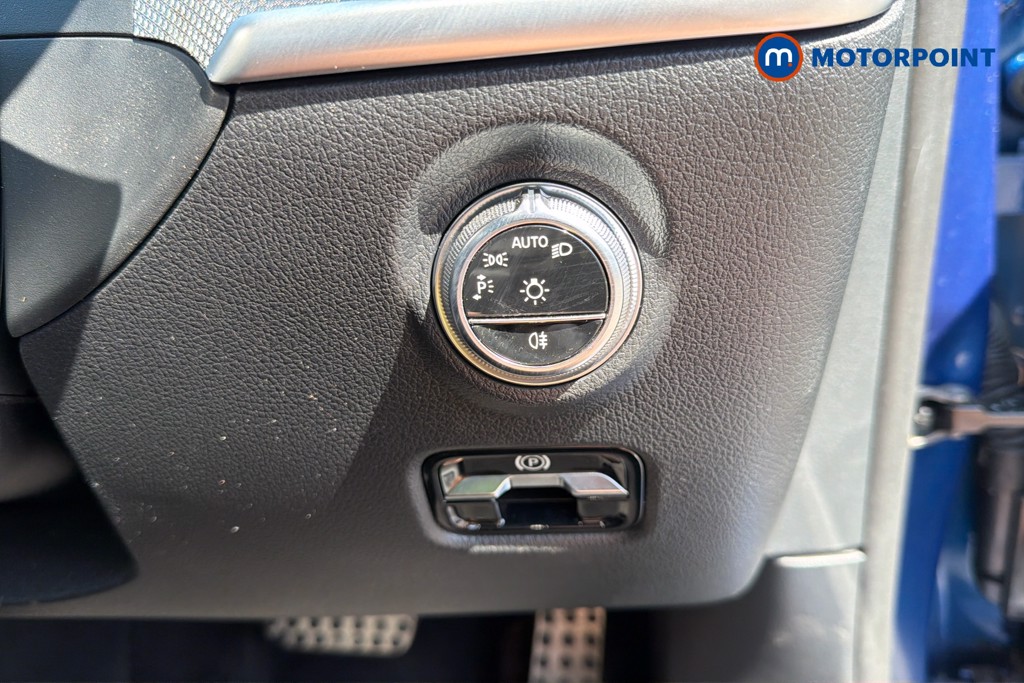 Mercedes-Benz C Class Amg Line Automatic Diesel Saloon - Stock Number (1667865) - 9th supplementary image