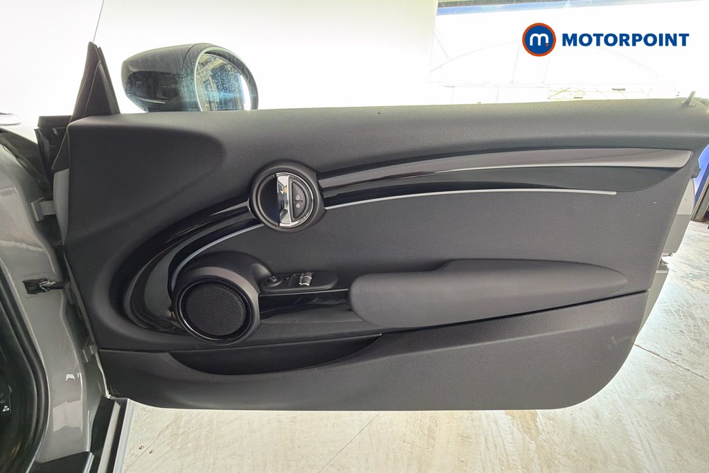 Mini Hatchback Cooper Classic Manual Petrol Hatchback - Stock Number (1668091) - 19th supplementary image