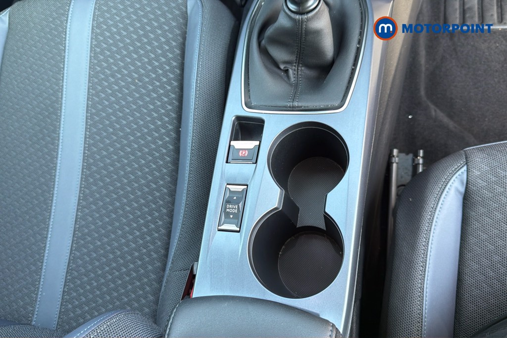 Peugeot 2008 Allure Premium Manual Petrol SUV - Stock Number (1668156) - 8th supplementary image