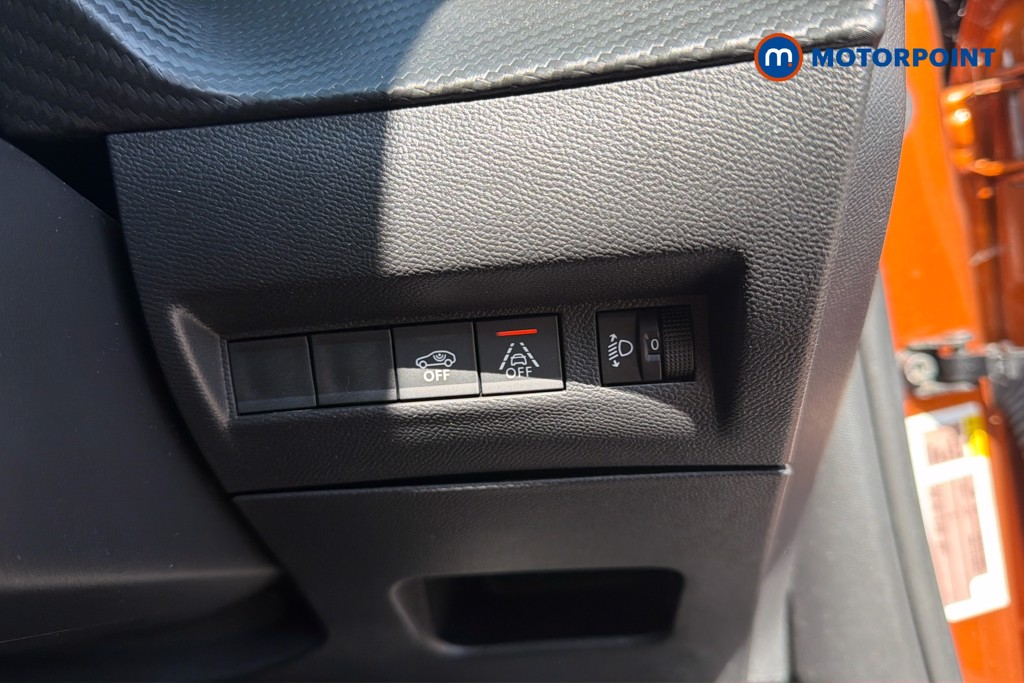 Peugeot 2008 Allure Premium Manual Petrol SUV - Stock Number (1668156) - 9th supplementary image