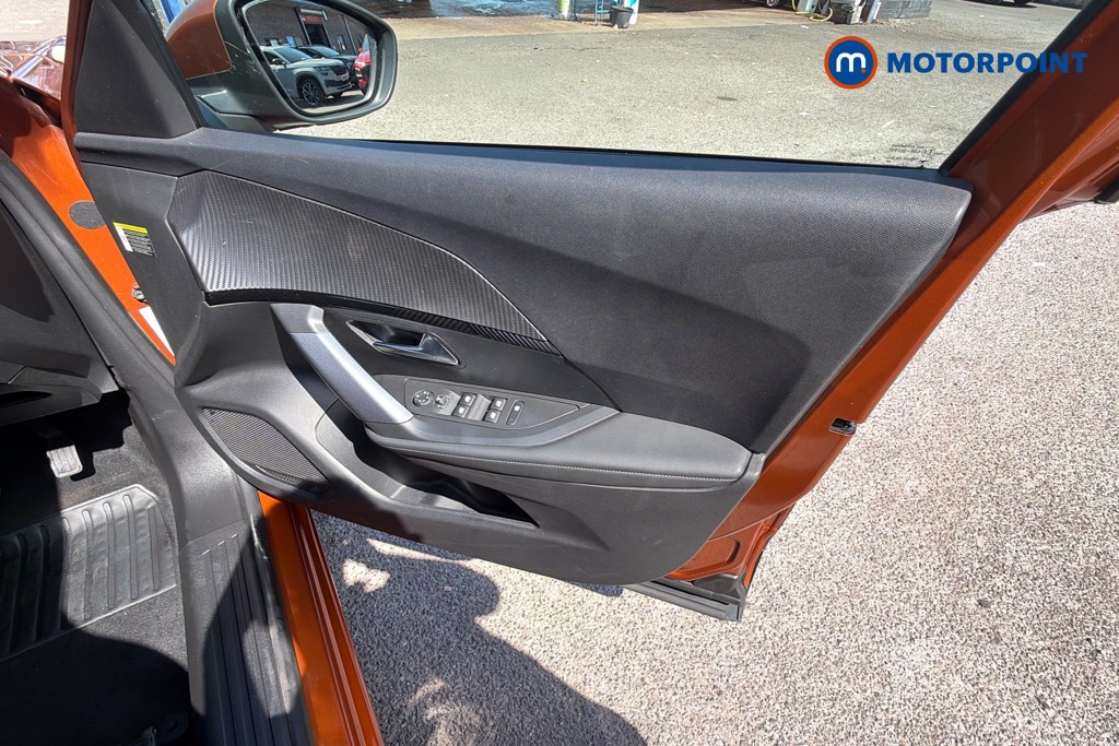 Peugeot 2008 Allure Premium Manual Petrol SUV - Stock Number (1668156) - 38th supplementary image