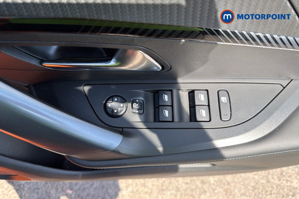 Peugeot 2008 Allure Premium Manual Petrol SUV - Stock Number (1668156) - 42nd supplementary image